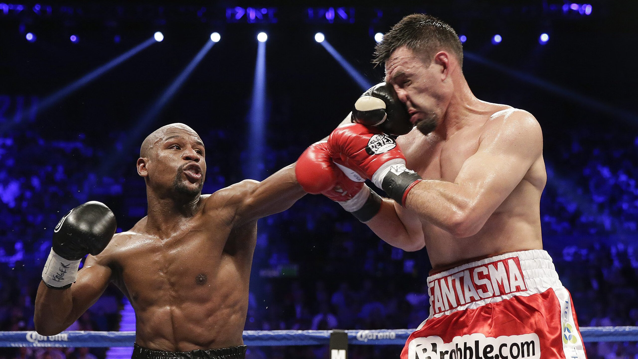 Jiuyou-简：凭借敏捷的边路移动，为全黑队带来无数进攻机会